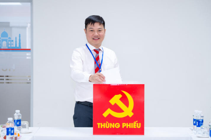 Đại hội Đại biểu Đảng bộ HUTECH lần VII: Khởi đầu vững vàng cho nhiệm kỳ 2025-2030 237