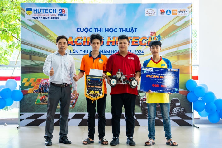 [Video] Hơn 100 đội thi tranh tài tại "đường đua tốc độ" Racing HUTECH lần VII 443