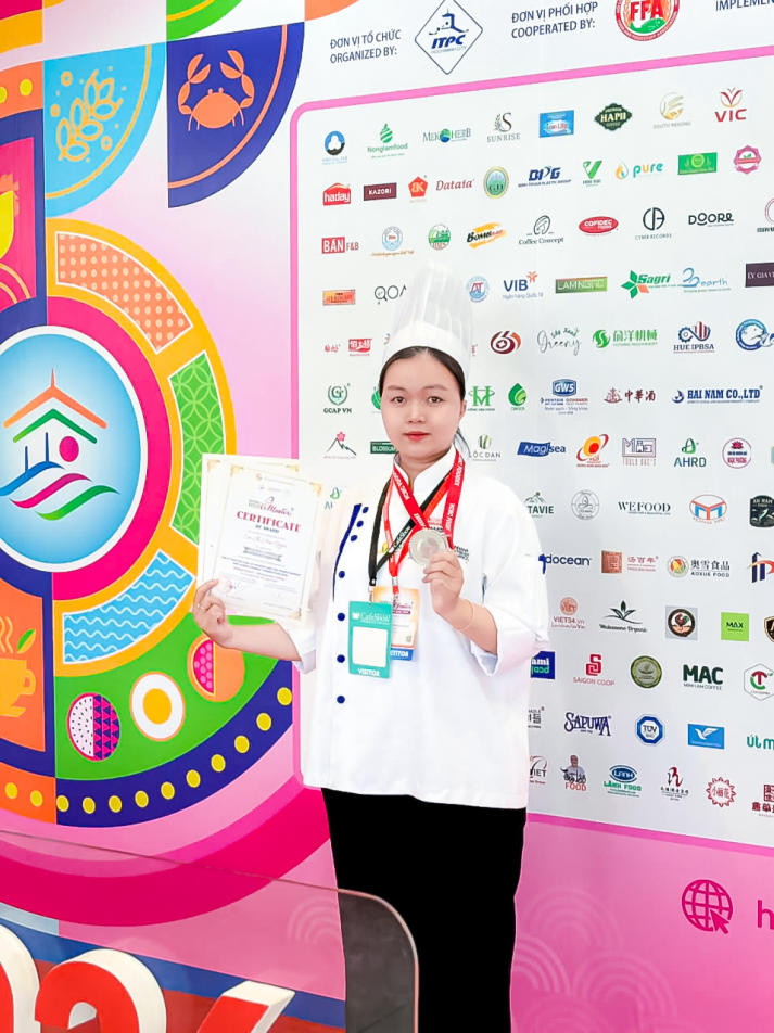 Sinh viên HUTECH ghi dấu ấn với loạt thành tích ấn tượng tại Master Chef of Foodex 2026 73