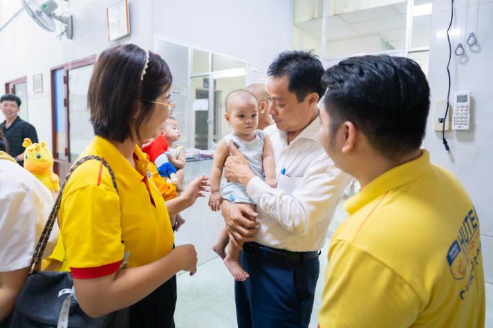 Cựu sinh viên và doanh nhân HUTECH viết tiếp hành trình nhân ái tại Mái ấm tình thương Phúc Lâm 99