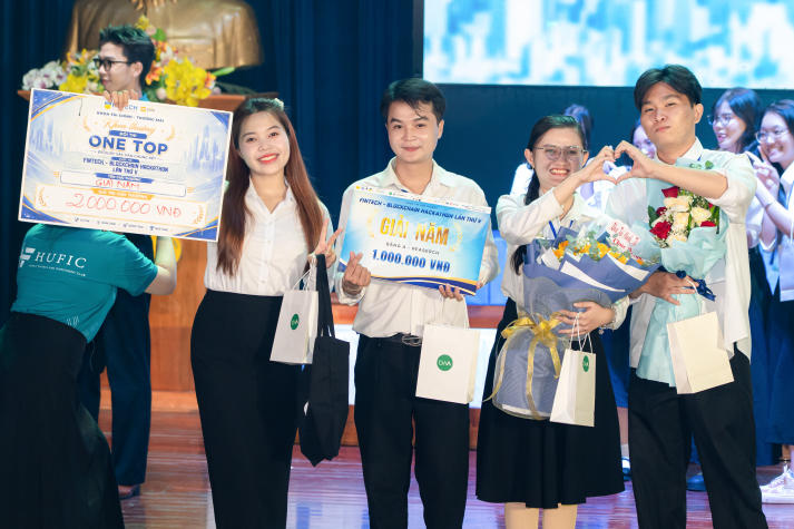 Sinh viên ngành Tài chính - Ngân hàng ghi dấu tại Chung kết Liên trường Fintech - Blockchain Hackathon lần 5 79