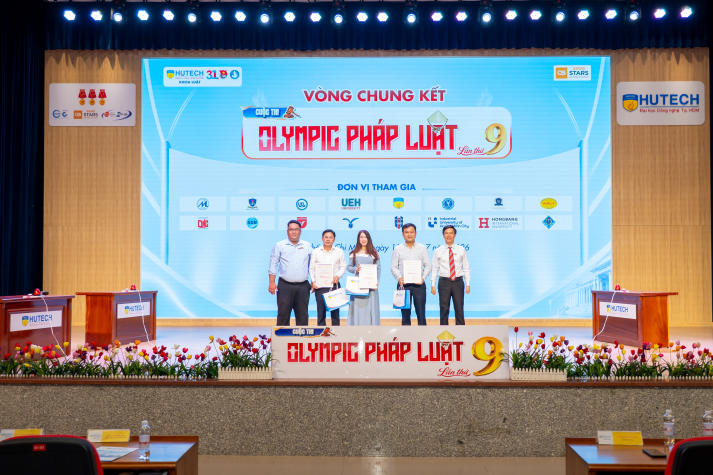 [Video] Tỏa sáng bản lĩnh, sinh viên Luật HUTECH giành giải Nhì Olympic Pháp luật toàn quốc 14