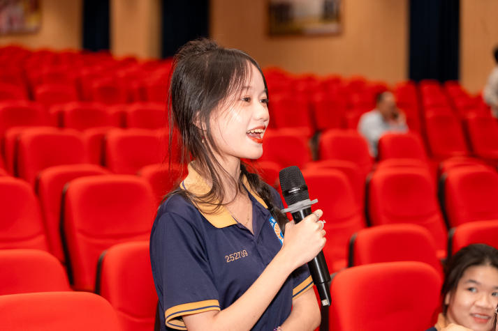 HUTECH đón đoàn học sinh trường TH-THCS-THPT Bùi Thị Xuân (Đồng Nai) tham quan, trải nghiệm môi trường đại học 114