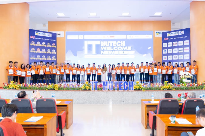 Tân sinh viên Khoa Công nghệ thông tin nắm bắt chiến lược học tập hiệu quả từ chuyên gia 91