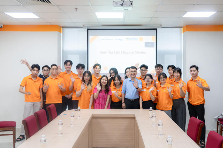 Ôn luyện kiến thức - trau dồi kỹ năng: Sinh viên HUTECH sẵn sàng cho hành trình lan tỏa tri thức 65