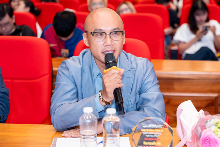 [Video] Khi sinh viên PR HUTECH kể chuyện “đời” bằng lăng kính phim phóng sự 111