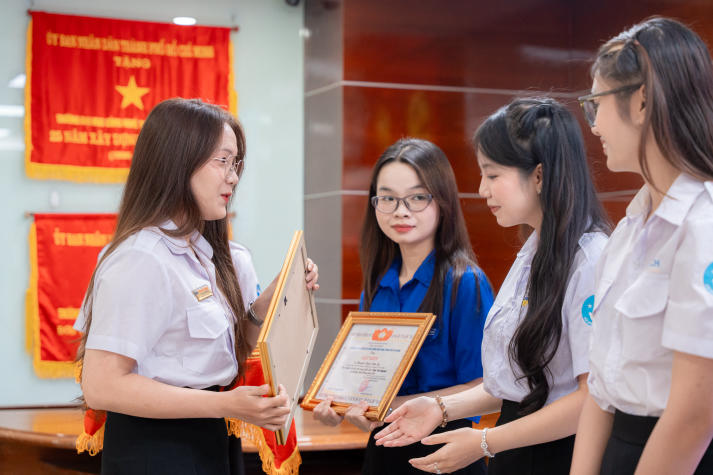 Sinh viên Khoa Tài chính - Thương mại chinh phục Sinh viên 5 tốt từ hành trình hoàn thiện chính mình 106