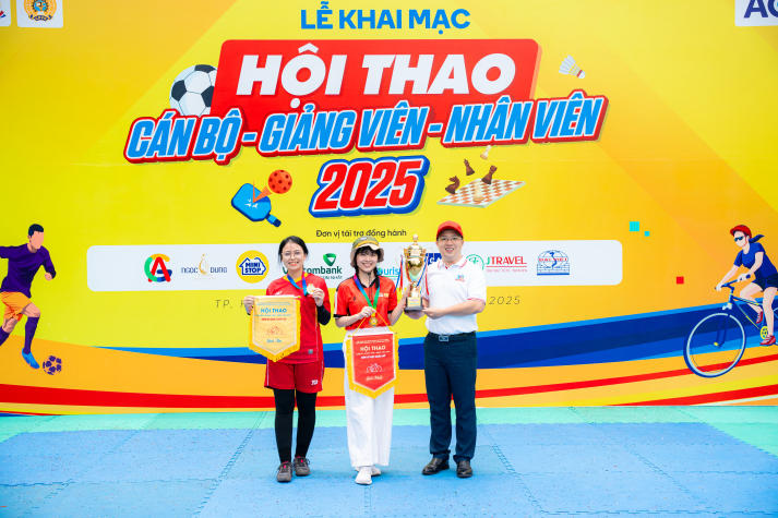 [Video] Sôi động, gắn kết và bùng nổ tại Hội thao Cán bộ - Giảng viên - Nhân viên HUTECH 2025 664