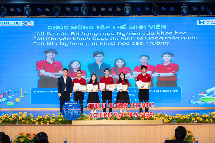 Viện Đào tạo Quốc tế ghi dấu những nỗ lực đáng tự hào tại Lễ tổng kết năm học 2024-2025 77