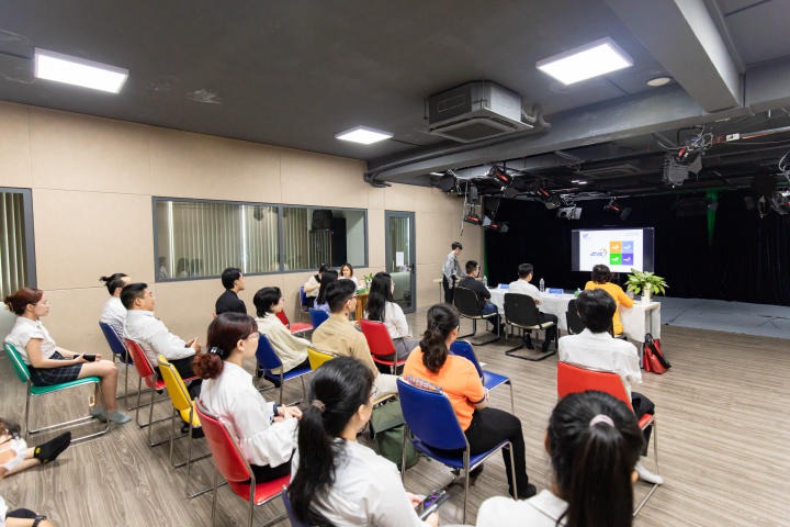 “Choáng ngợp” với loạt đồ án tốt nghiệp ấn tượng của sinh viên ngành Thiết kế đồ họa HUTECH 102