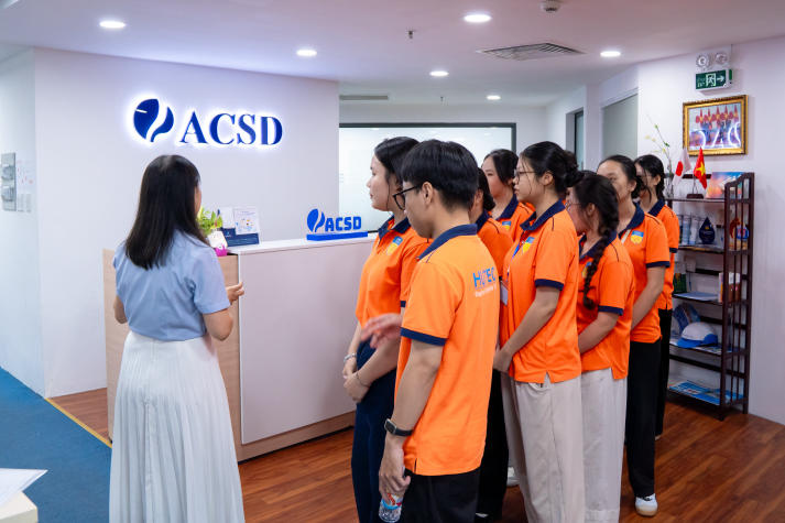 Sinh viên ngành Ngôn ngữ Nhật khám phá nghiệp vụ dự toán tại ACSD 69