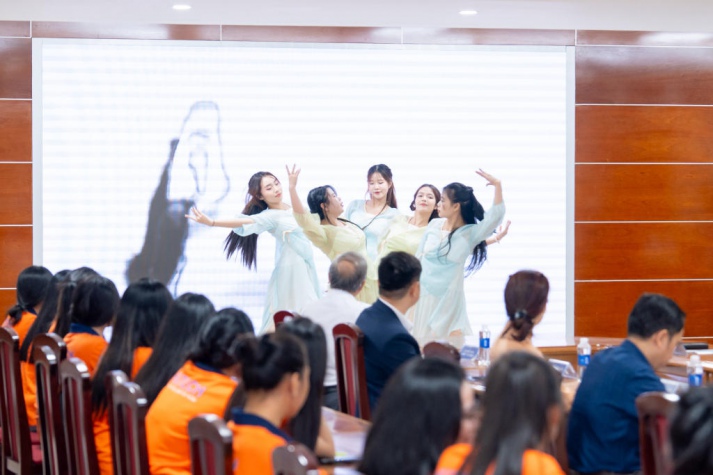 Sinh viên HUTECH hào hứng trải nghiệm món ngon xứ Đài 89