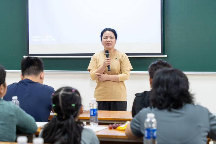 "Cha mẹ đồng hành cùng con" - HUTECH cùng Quỹ S-Seeds lan tỏa giá trị đồng hành từ gia đình 49