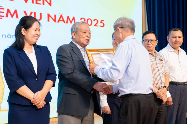 HUTECH tổng kết công tác xây dựng Đảng năm 2025 và triển khai nhiệm vụ năm 2026 69