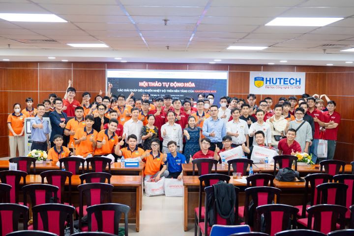 Sinh viên Viện Kỹ thuật HUTECH cập nhật các giải pháp điều khiển nhiệt độ trên nền tảng của Hanyoung Nux 103