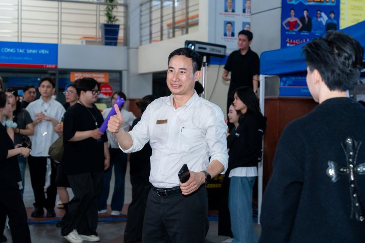 Sinh viên HUTECH thắp sáng niềm tự hào Việt qua chuỗi đồ án nghệ thuật hoành tráng 15