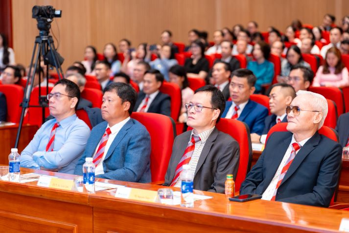 HUTECH khai giảng năm học 2026-2027, đồng hành cùng sinh viên kiến tạo những giá trị bền vững 26