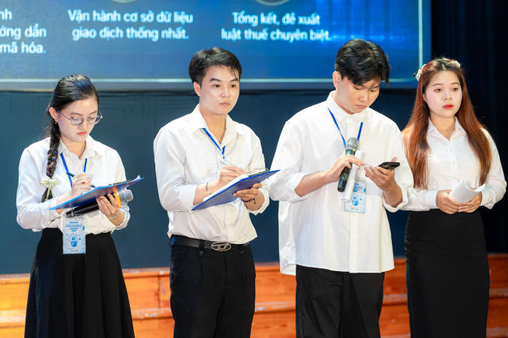 Sinh viên ngành Tài chính - Ngân hàng ghi dấu tại Chung kết Liên trường Fintech - Blockchain Hackathon lần 5 61