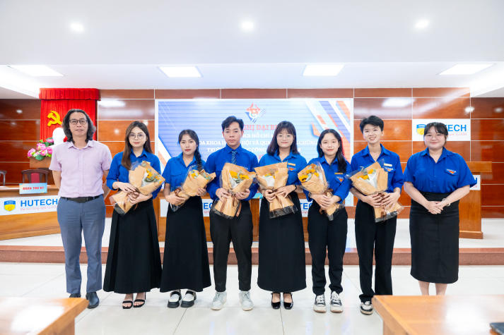 Hội nghị đại biểu Đoàn TNCS Khoa KHXH&QHCC: Sức trẻ lên đường dấn thân đổi mới 38