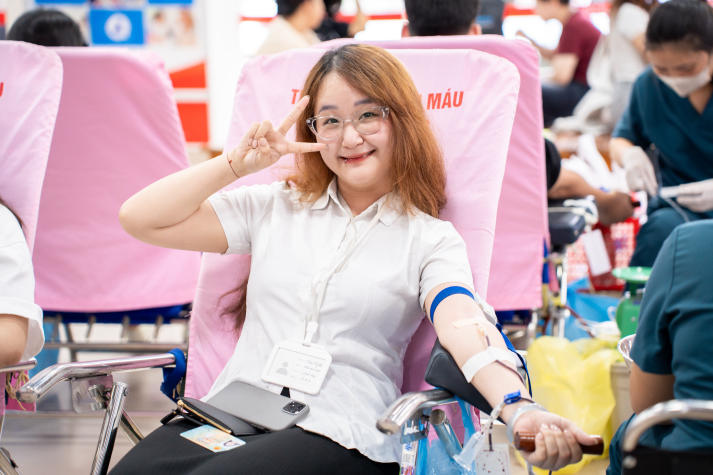 Sinh viên HUTECH trao giọt hồng, lan tỏa yêu thương trong ngày hội hiến máu tình nguyện 57