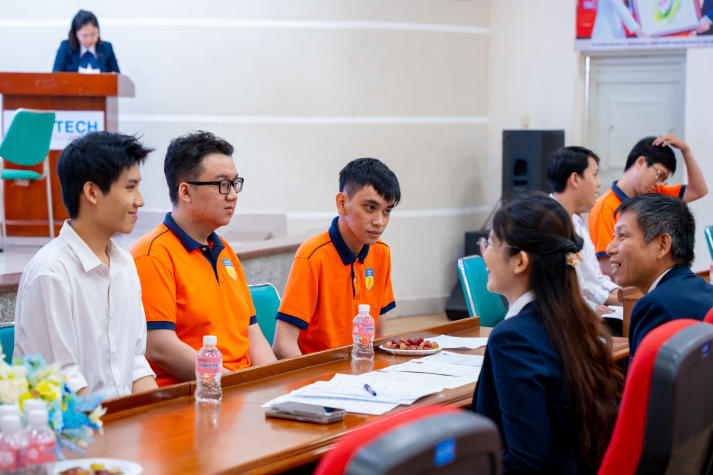 Mock Interview 2/2025: Cơ hội vàng để sinh viên HUTECH tỏa sáng trước nhà tuyển dụng 30