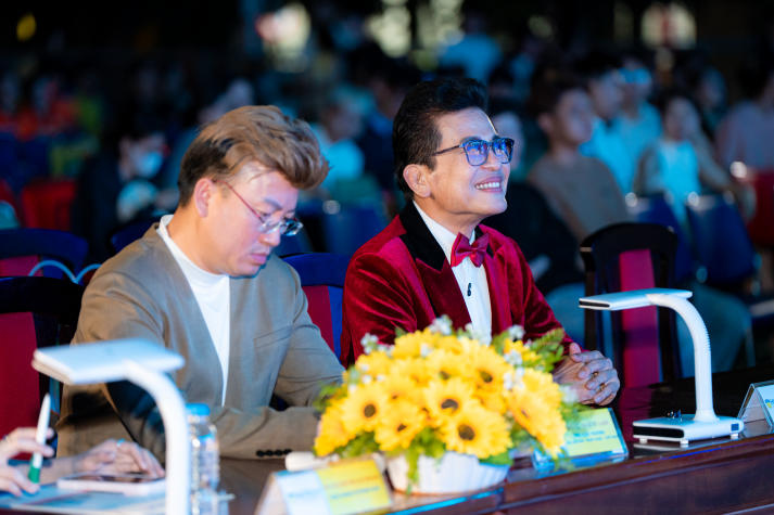 [Ảnh] Những khoảnh khắc vỡ òa cảm xúc tại Chung kết HUTECH’s Got Talent 2026 126