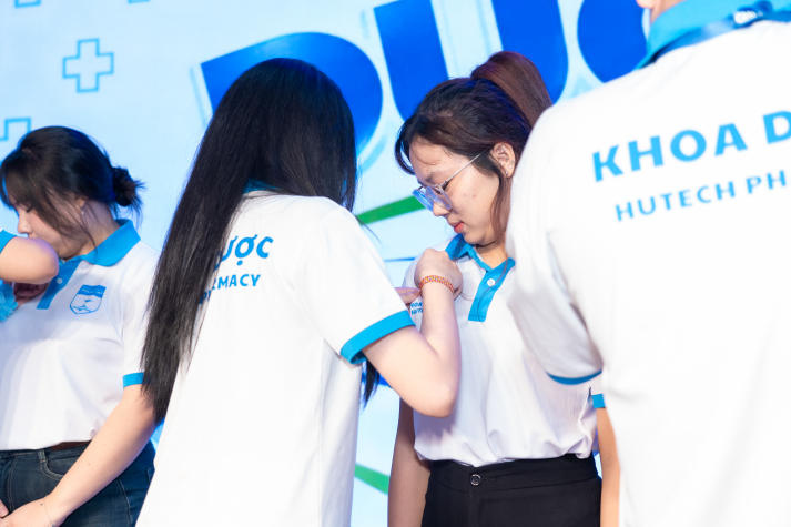 [Video] Lễ kết nghĩa Dược Khoa 2026: Chuyện học, chuyện nghề nối nhịp các thế hệ dược sĩ tương lai 58