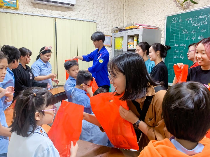 Sinh viên khoa Trung Quốc học thực hiện chuỗi hoạt động tình nguyện tháng 5/2023 đầy ý nghĩa 83