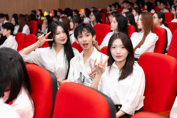 Từ dấu ấn năm học cũ đến khát vọng mới của sinh viên Khoa Khoa học Xã hội và Quan hệ Công chúng 32