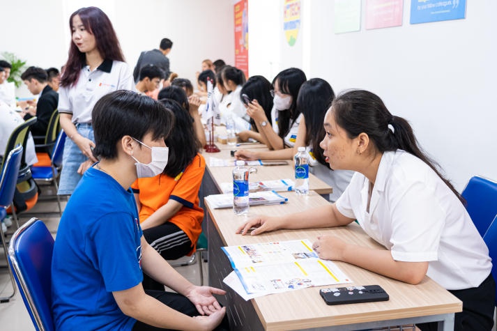 [Video] Cần hỗ trợ về ký túc xá, nhà trọ, tân sinh viên HUTECH làm gì? 161