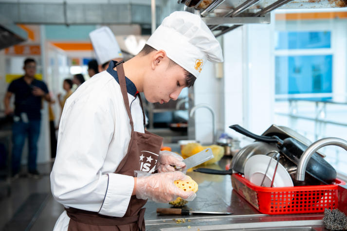 [Video] HUTECH Students Showcase Culinary Talent in the “Taste of Chicken” Grand Finale 67