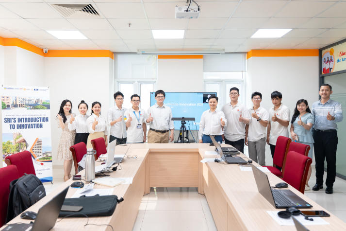 Sinh viên VJIT “bật mode sáng tạo” tại khóa học quốc tế SRI’s Introduction to Innovation (I2I) Workshop lần 8 70
