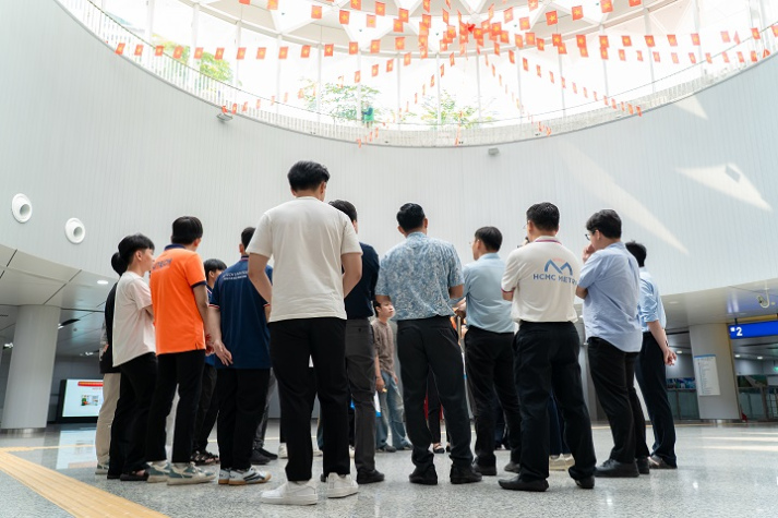 Khám phá ga Metro Bến Thành, sinh viên ngành Kỹ thuật xây dựng tiếp cận công trình ngầm giữa lòng thành phố 16