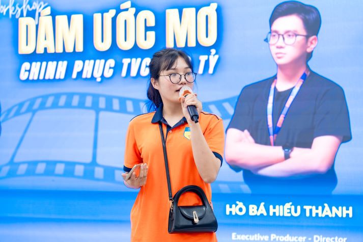 Sinh viên Khoa Khoa học Xã hội và Quan hệ Công chúng lần giở “bí mật” tạo nên TVC bạc tỷ 112