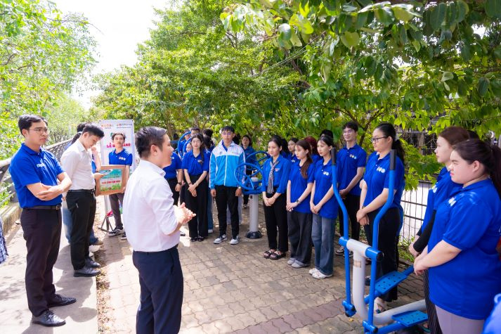 Chiến sĩ Mùa hè xanh HUTECH vun đắp lòng biết ơn, gìn giữ truyền thống dân tộc hướng về Ngày Thương binh - Liệt sĩ 41