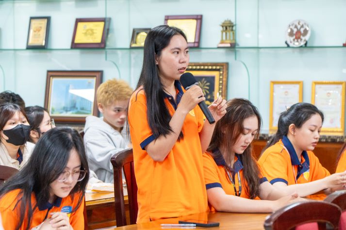 Sinh viên HUTECH học cách nâng cao sức khoẻ, phòng tránh bệnh giao mùa cùng chuyên gia vào 27/6 tới 22
