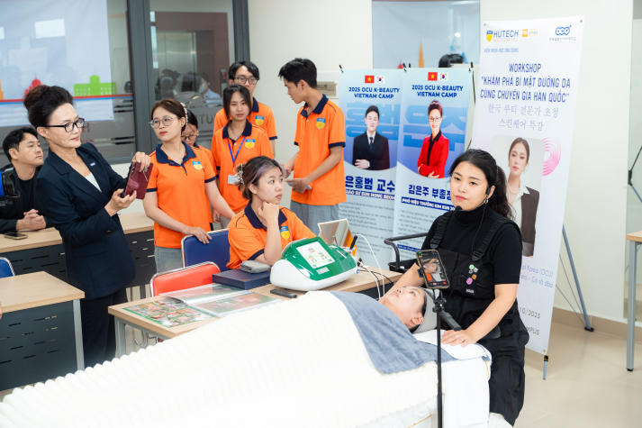 [Video] Sinh viên Viện Khoa học Ứng dụng khám phá bí mật chuẩn K-Beauty cùng chuyên gia Hàn Quốc 180