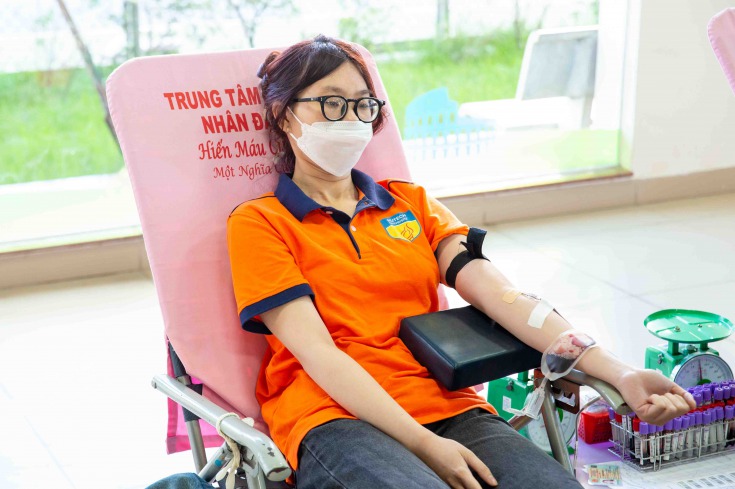 Sinh viên HUTECH hăng hái tham gia hoạt động Hiến máu tình nguyện hưởng ứng chiến dịch Xuân tình nguyện 31