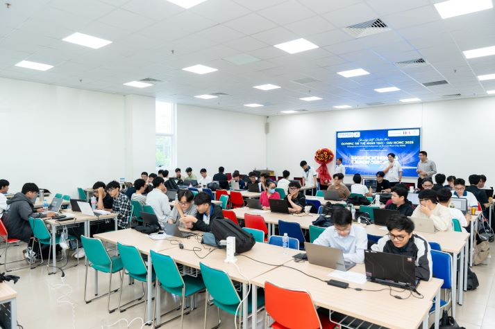 [Video] HUTECH đăng cai Chung kết OAI HCMC 2025: “Sàn đấu” AI mở ra cơ hội chinh phục công nghệ số 23