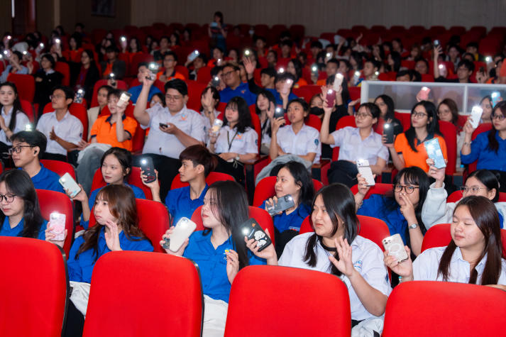 HUTECH hưởng ứng “Ngày hội của toàn dân”: Lan tỏa tình đoàn kết và niềm tin xã hội 71