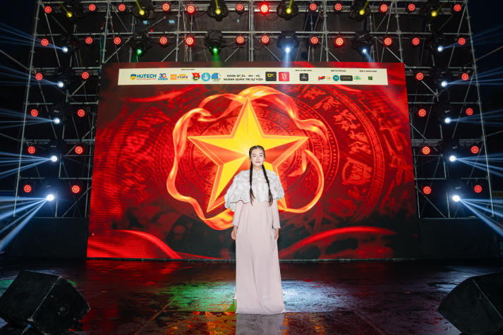 [Video] Âm vang Quốc kỳ: Sinh viên năm 2 Quản trị sự kiện tổ chức concert quy mô, chạm đến trái tim khán giả 112