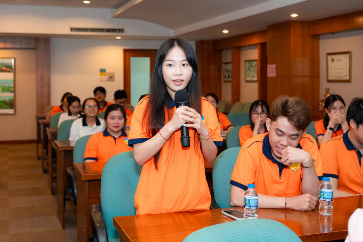 Sinh viên Logistics và quản lý chuỗi cung ứng “giải mã” nghiệp vụ Logistics tại Khu chế xuất Tân Thuận 48