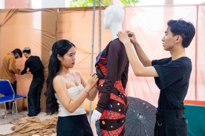 [Video] Học “chất” như sinh viên HUTECH: tự tay thực hiện loạt đồ án hoành tráng 123