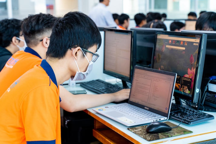 Khoa Công nghệ thông tin HUTECH tổng kết phong trào sinh viên và phát động phong trào năm học 2023-2024 166