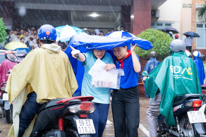 Tuổi trẻ HUTECH tiếp sức mùa thi 2025: Lan tỏa yêu thương, đồng hành cùng sĩ tử 68