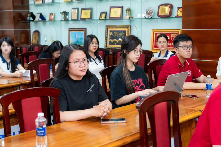 Sinh viên Khoa Marketing - Kinh doanh quốc tế tiếp cận góc nhìn thực tiễn về khởi nghiệp bền vững 57