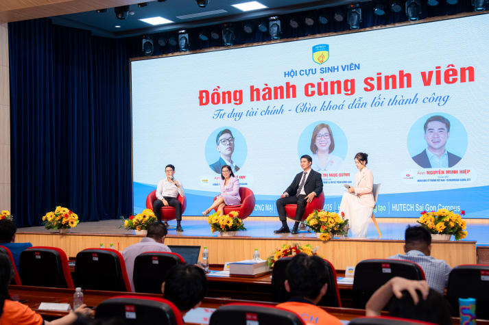 “Đồng hành cùng sinh viên” - Hành trình kết nối thế hệ và lan tỏa tư duy tài chính tích cực 76