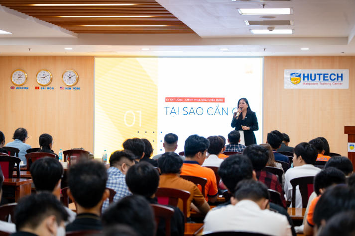 [Video] Sinh viên HUTECH học hỏi bí kíp tạo CV chuyên nghiệp cùng chuyên gia Savills 46