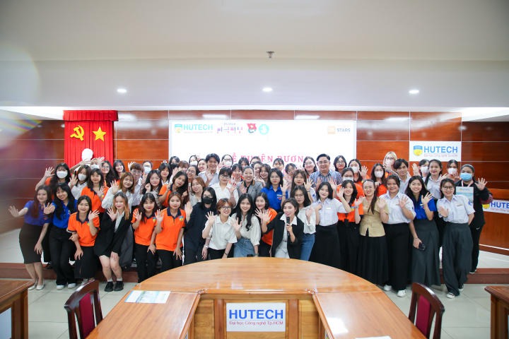 Khoa Hàn Quốc học tuyên dương hơn 130 sinh viên có thành tích xuất sắc trong học tập và rèn luyện HKI năm học 2022 - 2023 92