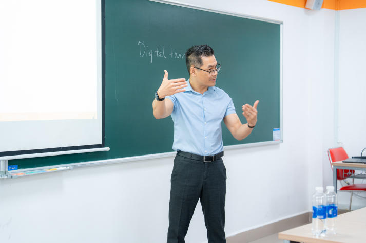 HUTECH fosters academic connections and advances interdisciplinary research at Scientific Machine Learning Workshop 62